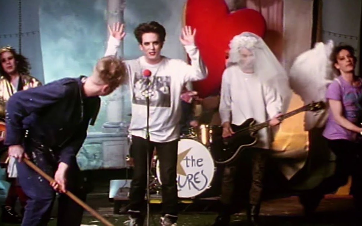 Friday I’m in Love: The Cure